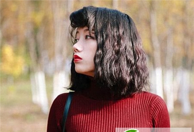 点击大图看下一张：烫发好打理吗怎么打理好看 最流行的烫发发型