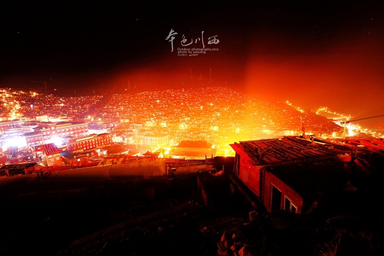 点击大图看下一张：本色川西