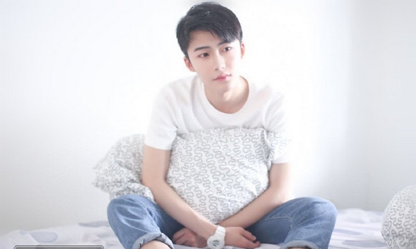 点击大图看下一张：清秀样帅哥图片