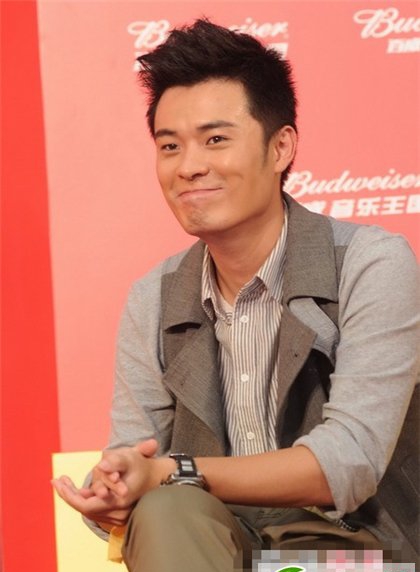 点击大图看下一张：陈赫变身熟男 展示成熟稳重发型