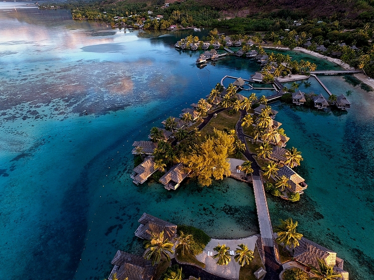点击大图看下一张：茉莉雅岛洲际酒店航拍