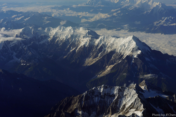 点击大图看下一张:鸟瞰地球之横断山脉