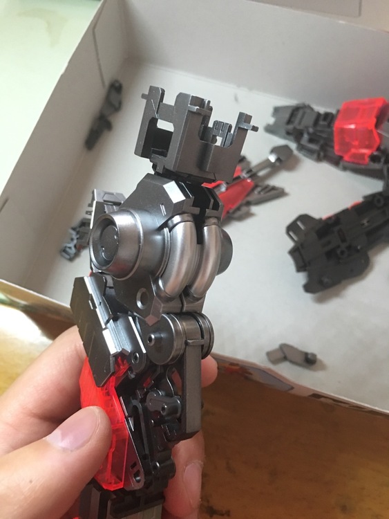 点击大图看下一张:独角兽高达