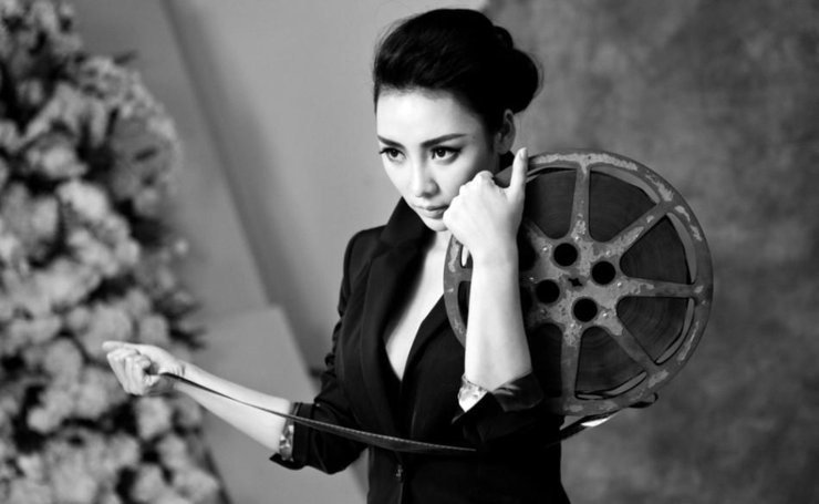 点击大图看下一张:柳岩转变形象拍中性风格大片 冷艳御姐范儿