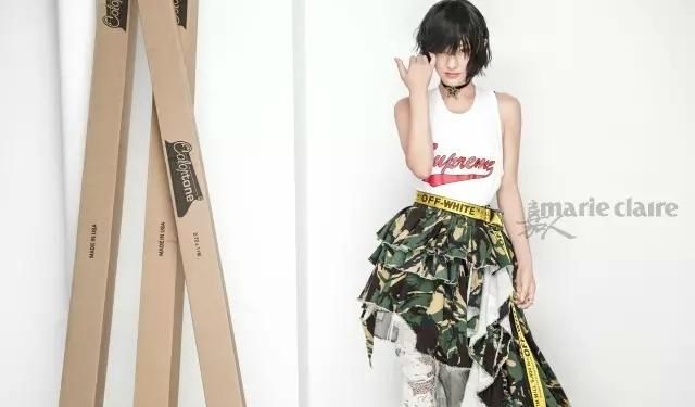 点击大图看下一张：42岁周迅登封前卫时髦 红唇性感短发帅气