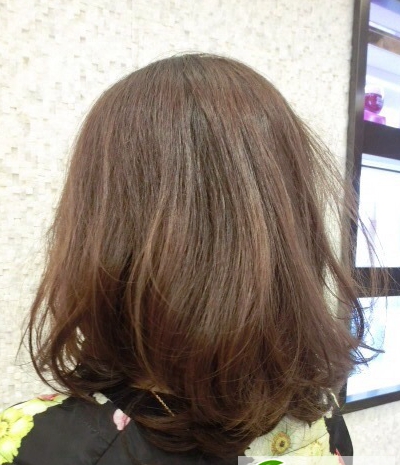 点击大图看下一张：最新烫卷发梨花头发型