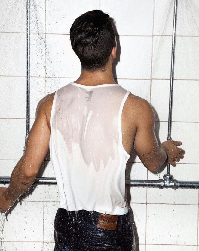 点击大图看下一张：美国音乐人乔乔纳斯