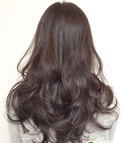 点击大图看下一张：流行发型趋势预测 女生烫发发型样式盘点