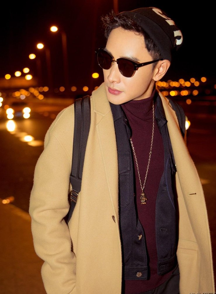 点击大图看下一张：罗晋示范冬日暖型穿搭