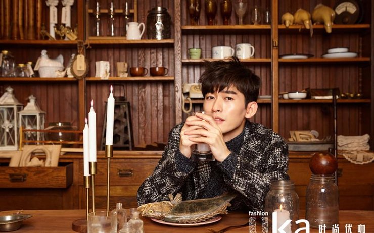 点击大图看下一张：张翰赤脚演绎英伦优雅