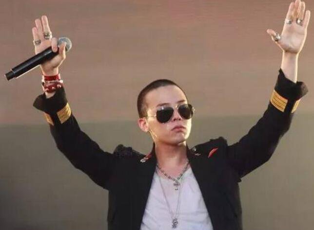 点击大图看下一张:GD权志龙发型大全 权志龙潮流发型风向标