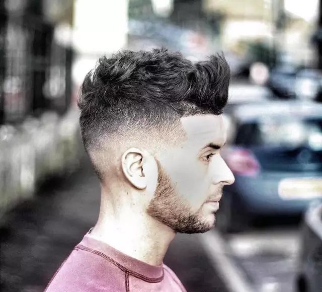 点击大图看下一张：男生剪什么短发最潮 最帅的男士短发推荐