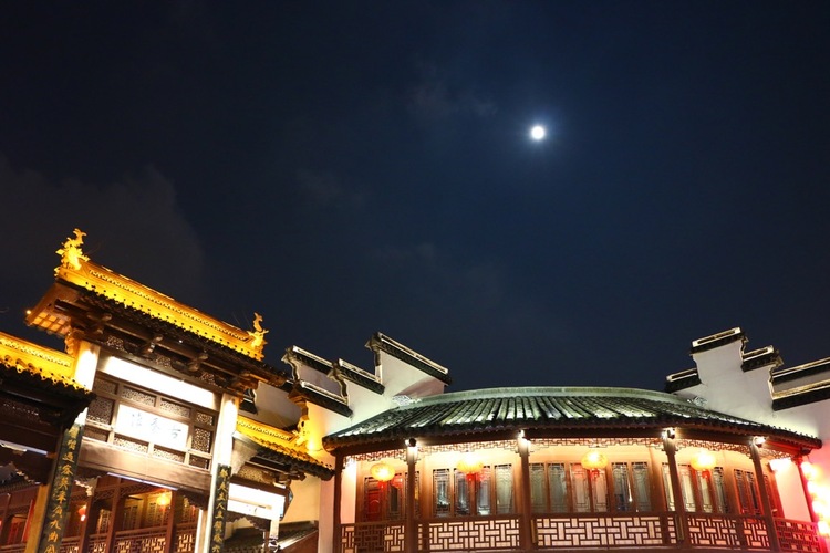 点击大图看下一张：南京夫子庙一夜