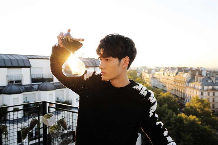 点击大图看下一张：李日詹最新写真曝光