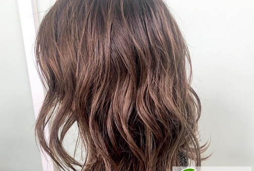 点击大图看下一张：2017流行女生卷发 气质轻熟女卷发设计