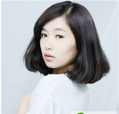 点击大图看下一张：中短梨花烫 秋冬季既保暖又甜美