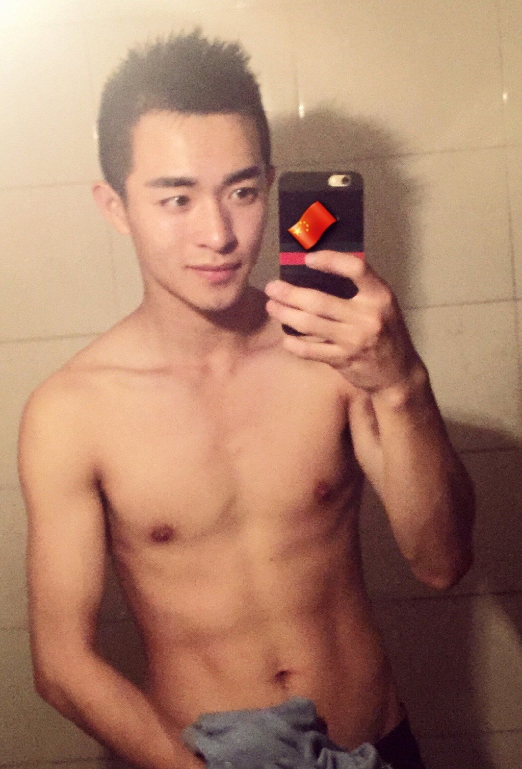 点击大图看下一张：Angie承宇微博图片