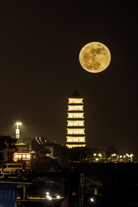 点击大图看下一张：2016农历十月十五