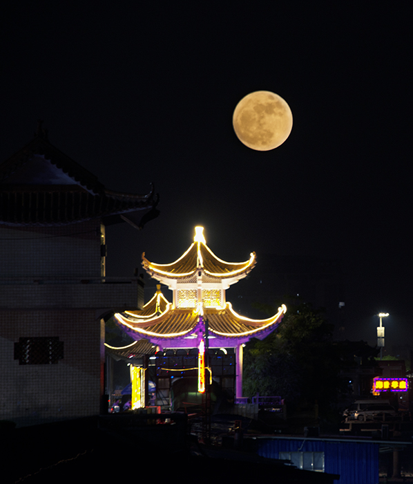 点击大图看下一张：2016农历十月十五