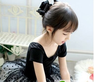 点击大图看下一张：编发马尾每天不一样的美