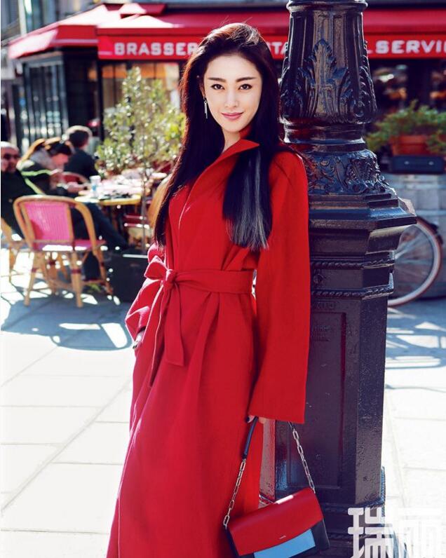 点击大图看下一张：张天爱曝双生花封面 温暖高冷你爱哪一种