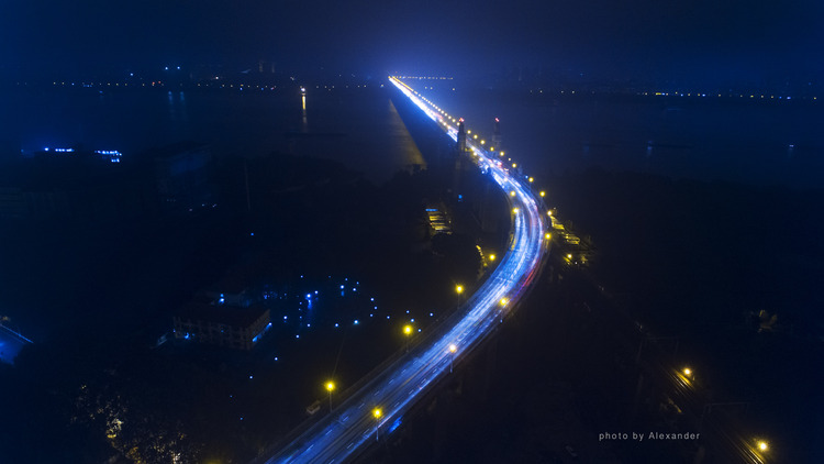 点击大图看下一张：南京长江大桥