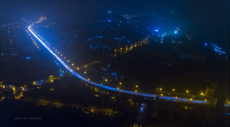 点击大图看下一张:南京长江大桥