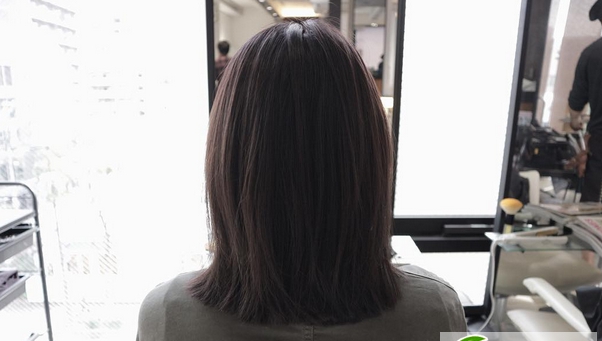 点击大图看下一张：高冷纯黑气质短发 性冷淡风也很酷