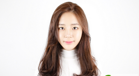 点击大图看下一张：小清新梨花头气质十足 韩式中长发烫梨花头发型图片