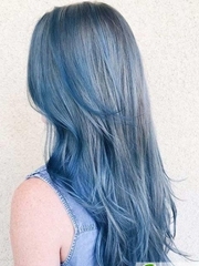 中长卷发蓝色染发效果 水冰蓝色染发发型