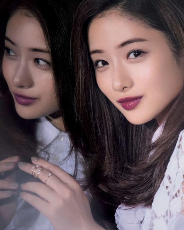 点击大图看下一张：石原里美封面大片 红唇美艳魅惑