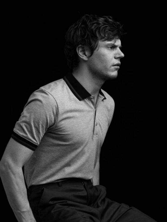 点击大图看下一张：evev最新写真