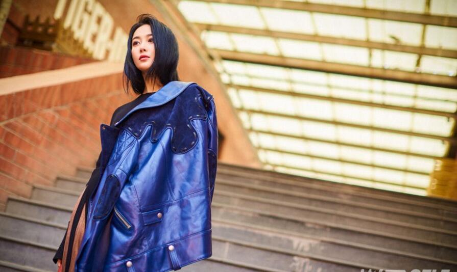 点击大图看下一张：张馨予包裹严实仍妩媚 攻气眼神魅惑撩人