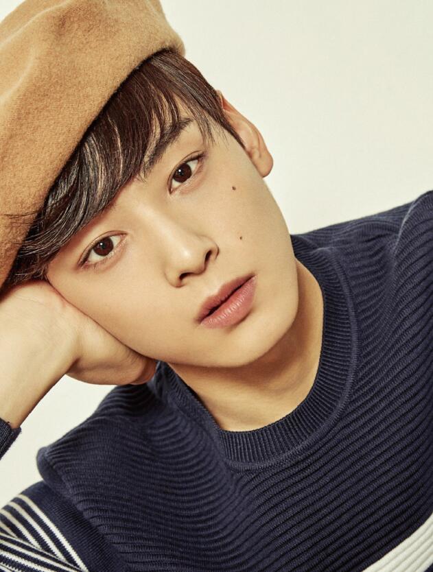 点击大图看下一张：车银优情侣画报