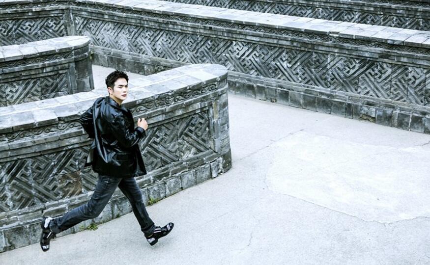 点击大图看下一张：张晓龙全新冬日街拍