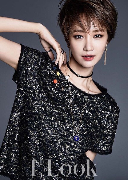 点击大图看下一张：短发女神高俊熙最新画报