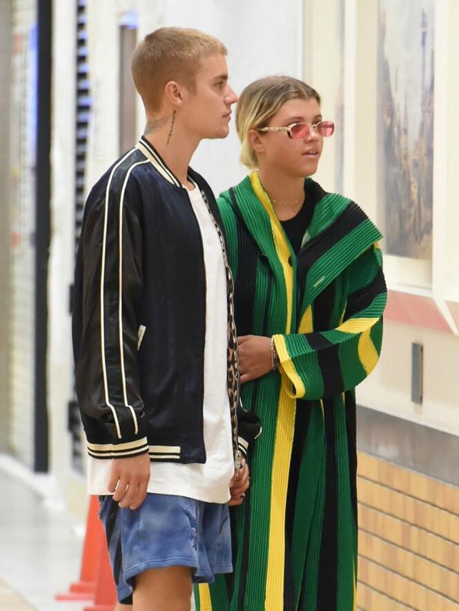 点击大图看下一张：贾斯丁比伯与女友