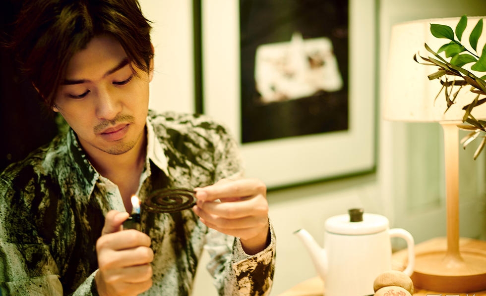 点击大图看下一张：陈柏霖杂志封面 深邃电眼魅力无法挡