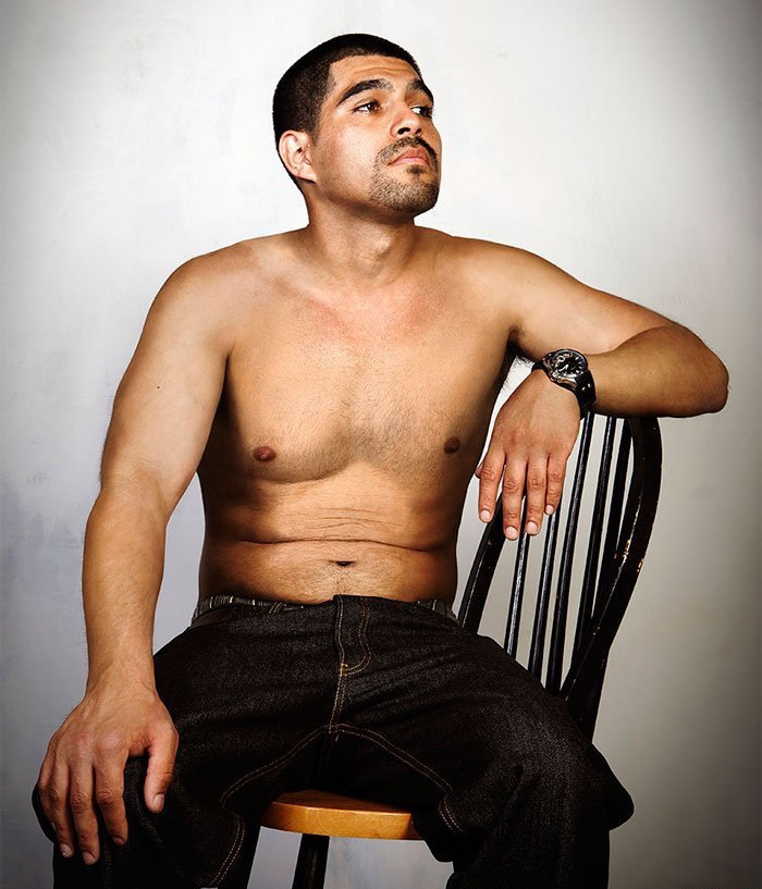 点击大图看下一张:摄影师通过PS让人看到纹身者的另一面