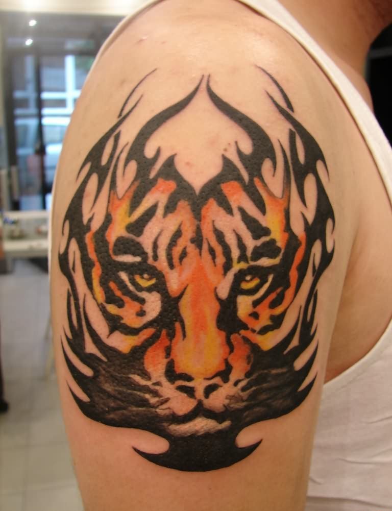 点击大图看下一张：很帅气很凶猛的老虎纹身图案