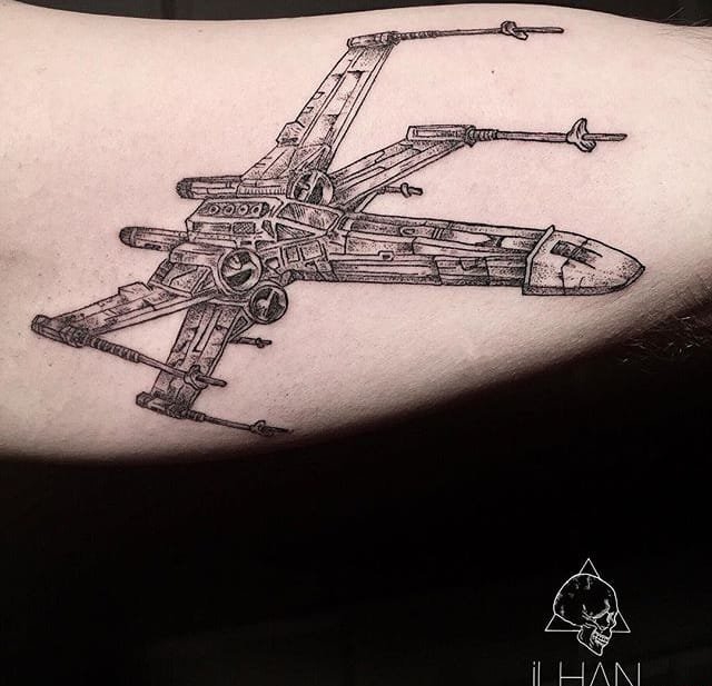 点击大图看下一张：军士迷喜欢的X翼战斗机纹身图案