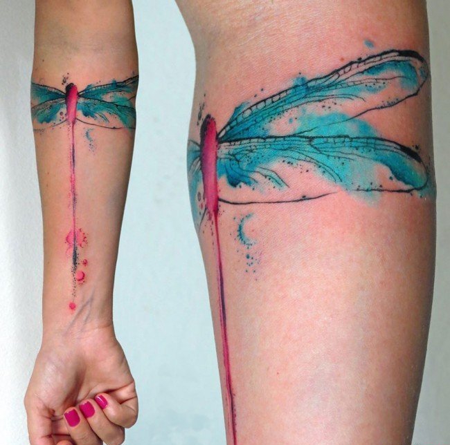 点击大图看下一张：多款女性美丽的蜻蜓纹身图案