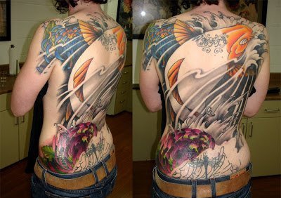 点击大图看下一张：50款漂亮帅气的锦鲤纹身图案