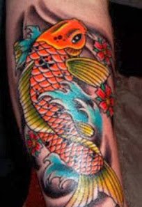 点击大图看下一张：50款漂亮帅气的锦鲤纹身图案