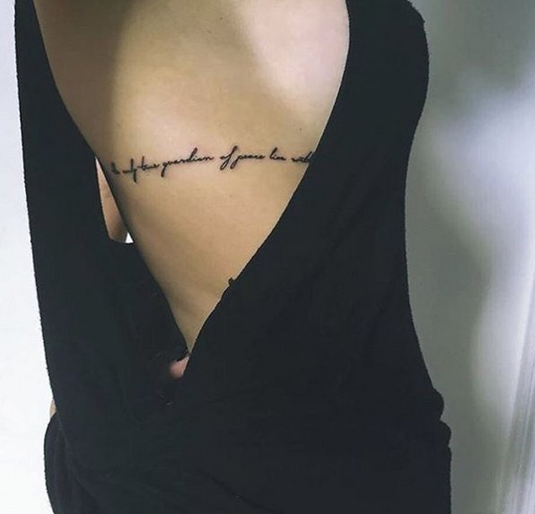 点击大图看下一张：多款女性小清新英文字纹身图案