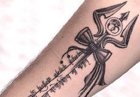 点击大图看下一张:个性帅气的梵文字纹身图案