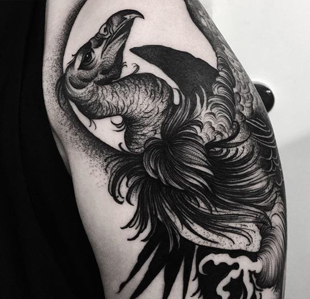点击大图看下一张：11款霸气十足的黑色秃鹰纹身图案