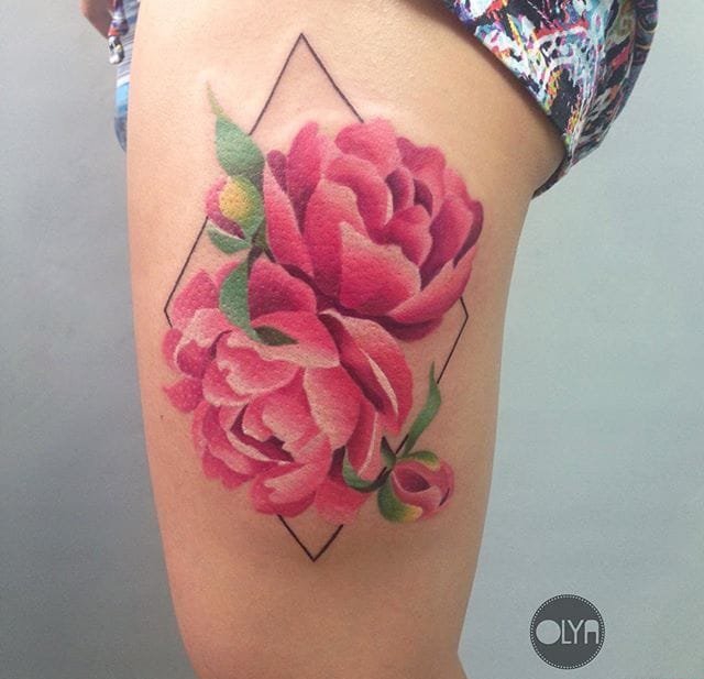 点击大图看下一张：女性漂亮的各种水彩动植物纹身图案