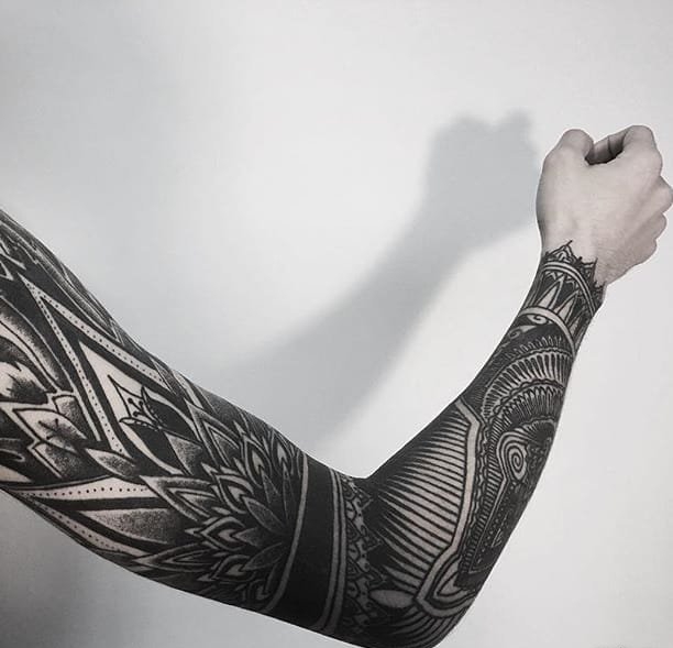 点击大图看下一张：令人难以忘怀的黑白灰风格纹身图案来自纹身师弗拉基米尔•普赖德