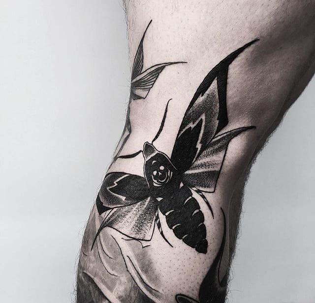 点击大图看下一张:令人难以忘怀的黑白灰风格纹身图案来自纹身师弗拉基米尔•普赖德